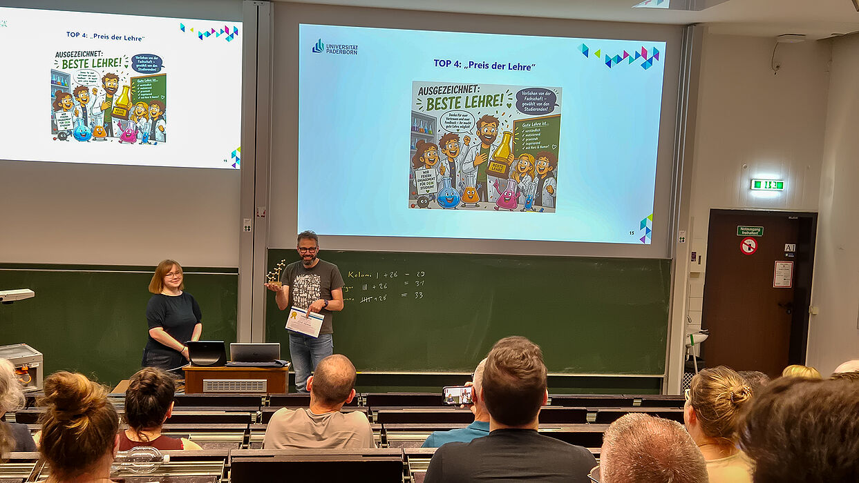 Fachschaft verleiht Preis der Lehre an Prof. Dr. Kuckling