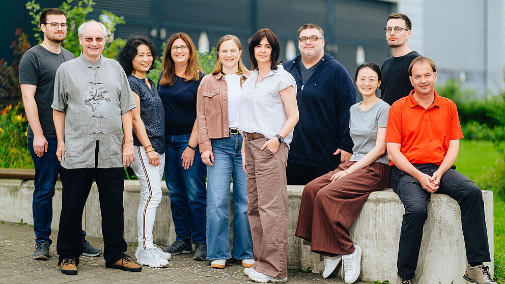 Gruppenfoto vom Arbeitskreis "Coatings, Materials & Polymers" (Fotograf: Besim Mazhiqi)